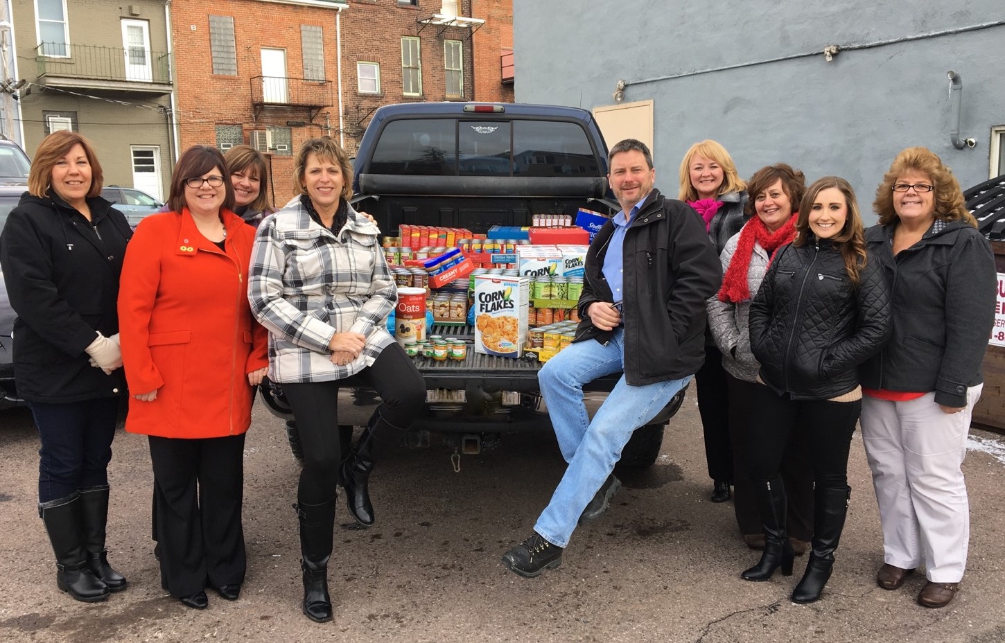 Benefits Network Donation to Food Pantry